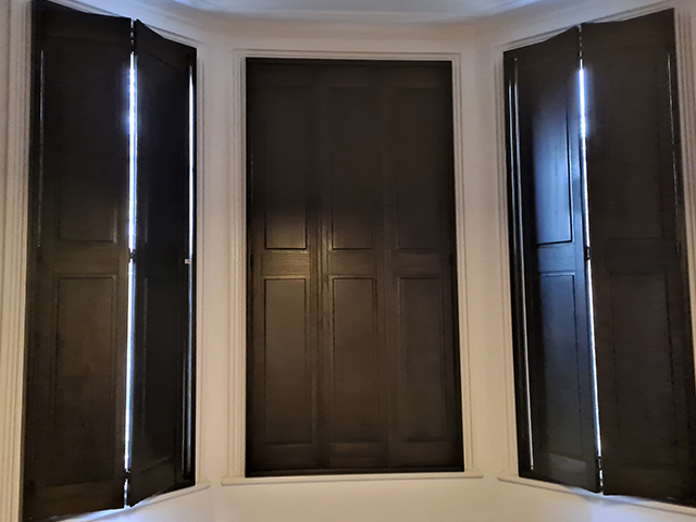 Solid panel shutters